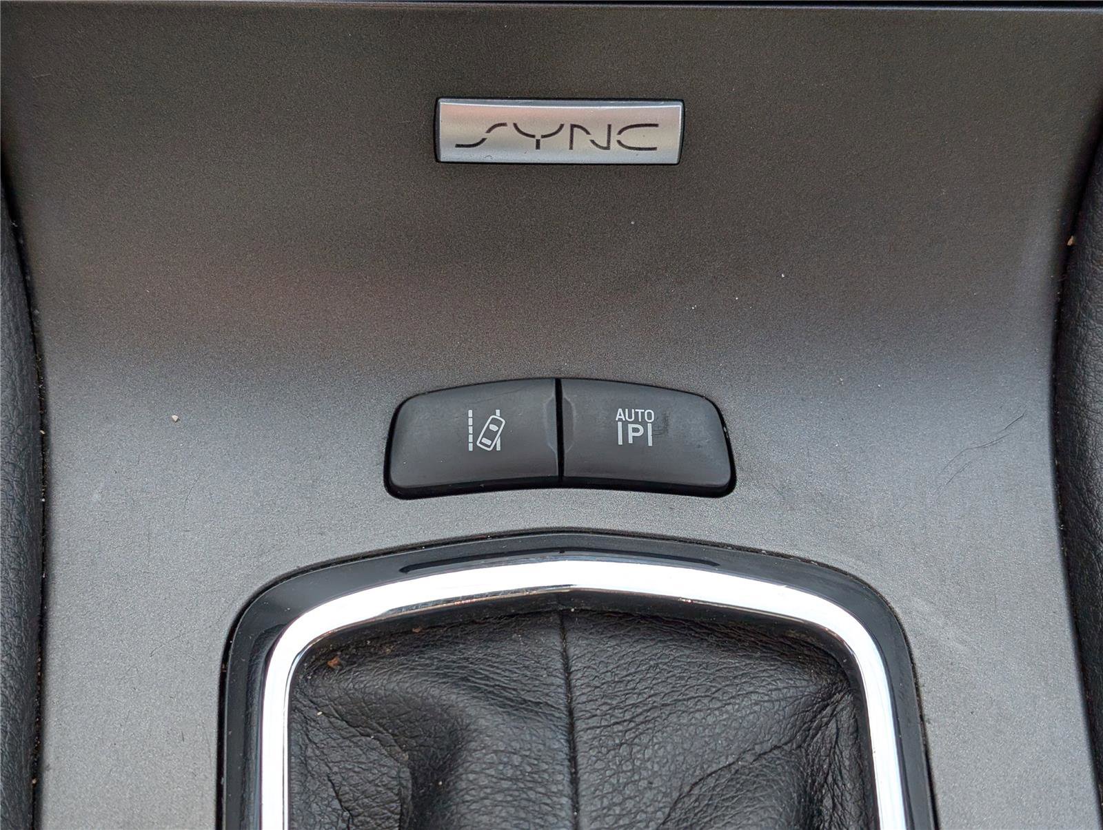 Used 2019 Lincoln MKT AWD image 24