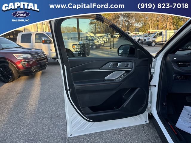Certified 2025 Ford Explorer ST image 19