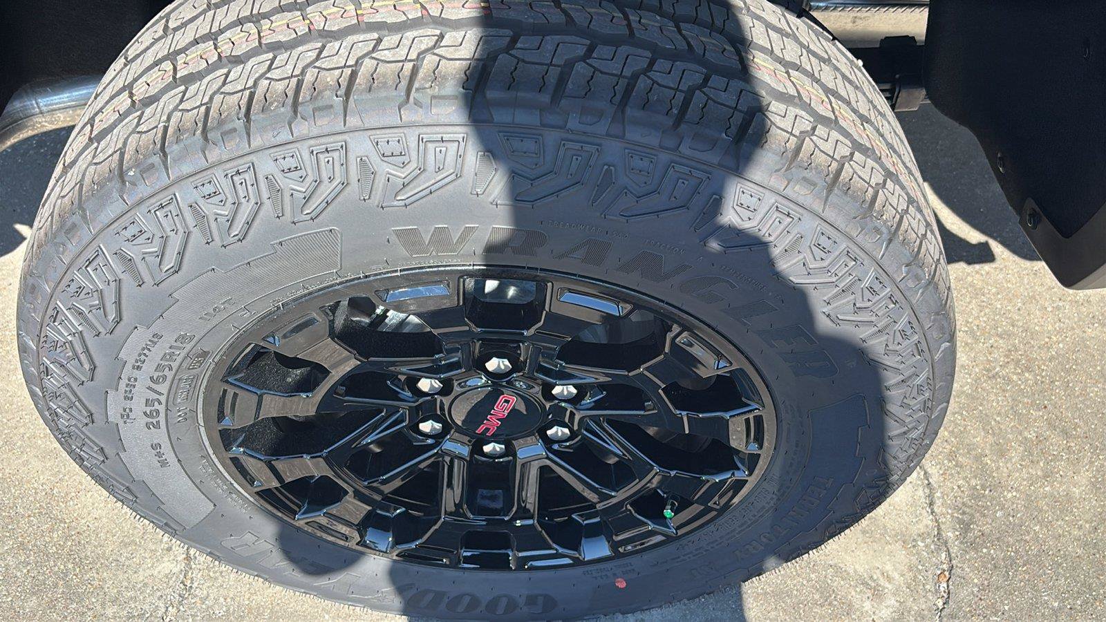 New 2026 GMC Canyon Elevation w/ Convenience Package RWD image 12