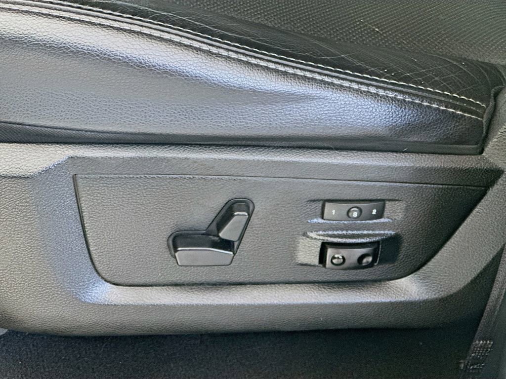 Used 2017 RAM 1500 Laramie w/ Convenience Group image 22