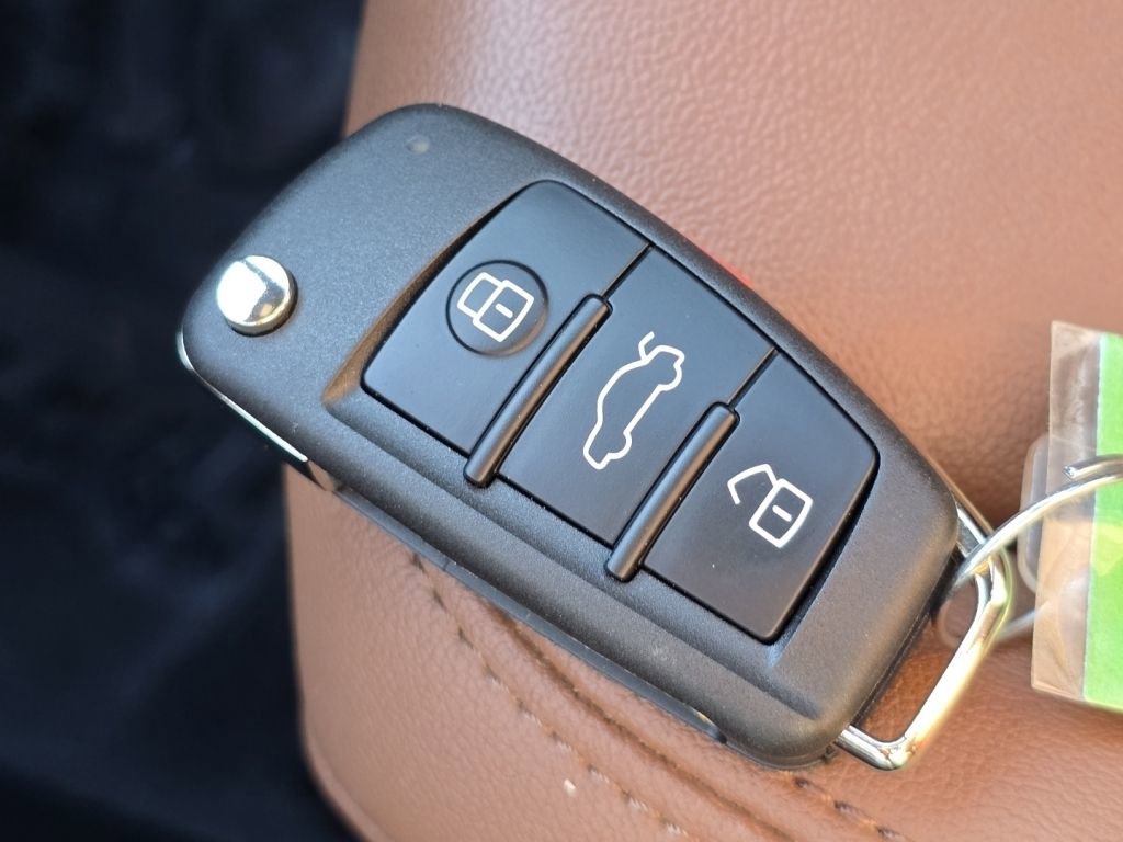 Used 2024 Audi Q3 2.0T Premium Plus image 35