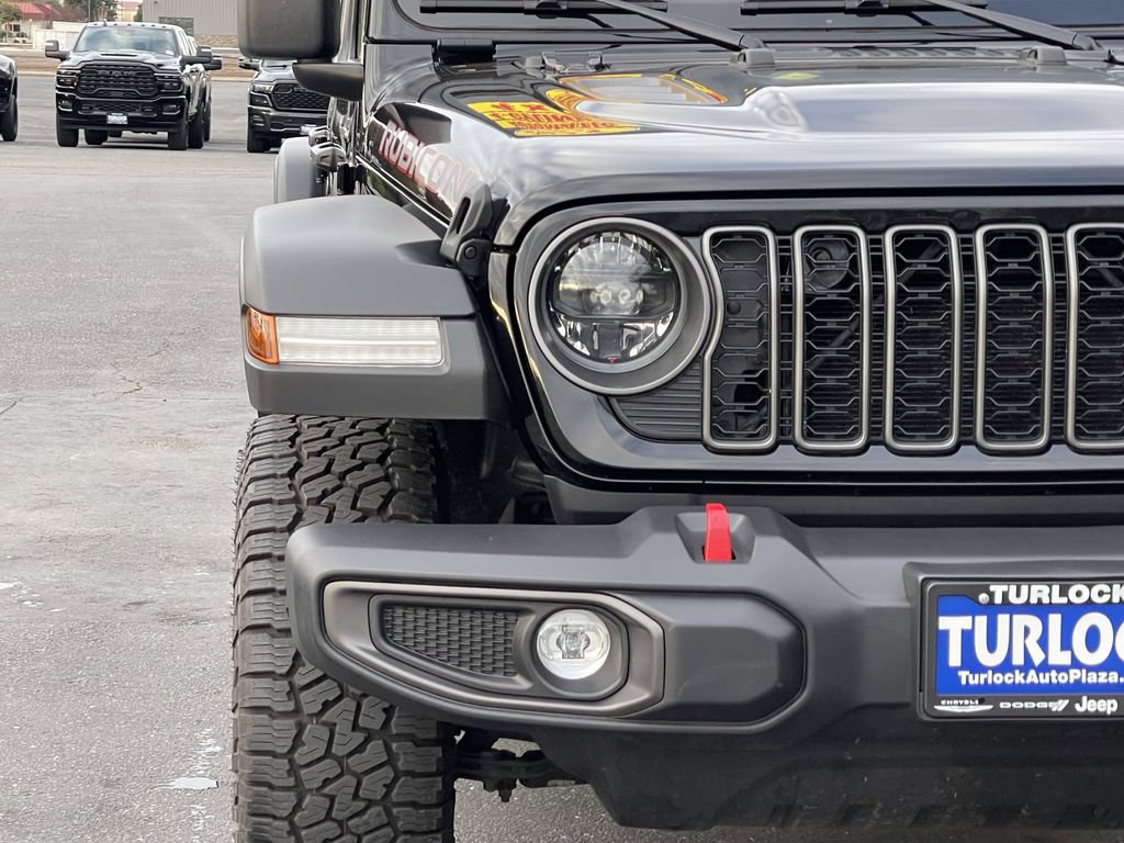 Used 2025 Jeep Wrangler Unlimited Rubicon AWD/4WD image 5