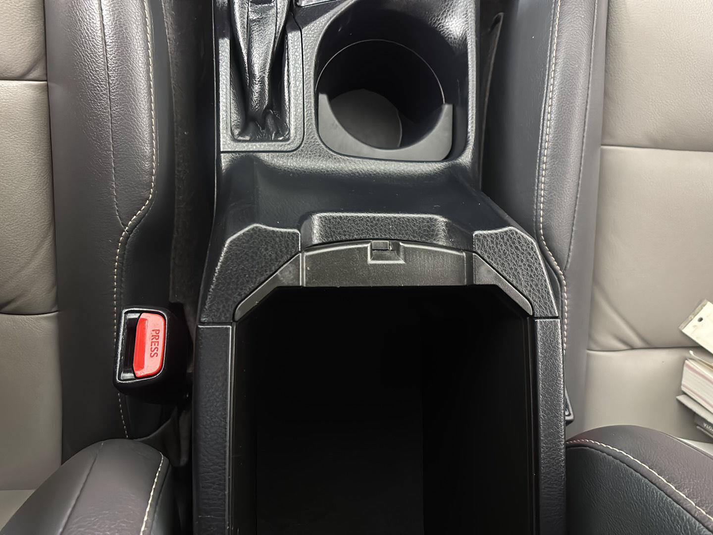 Used 2015 Toyota RAV4 Limited AWD/4WD image 36