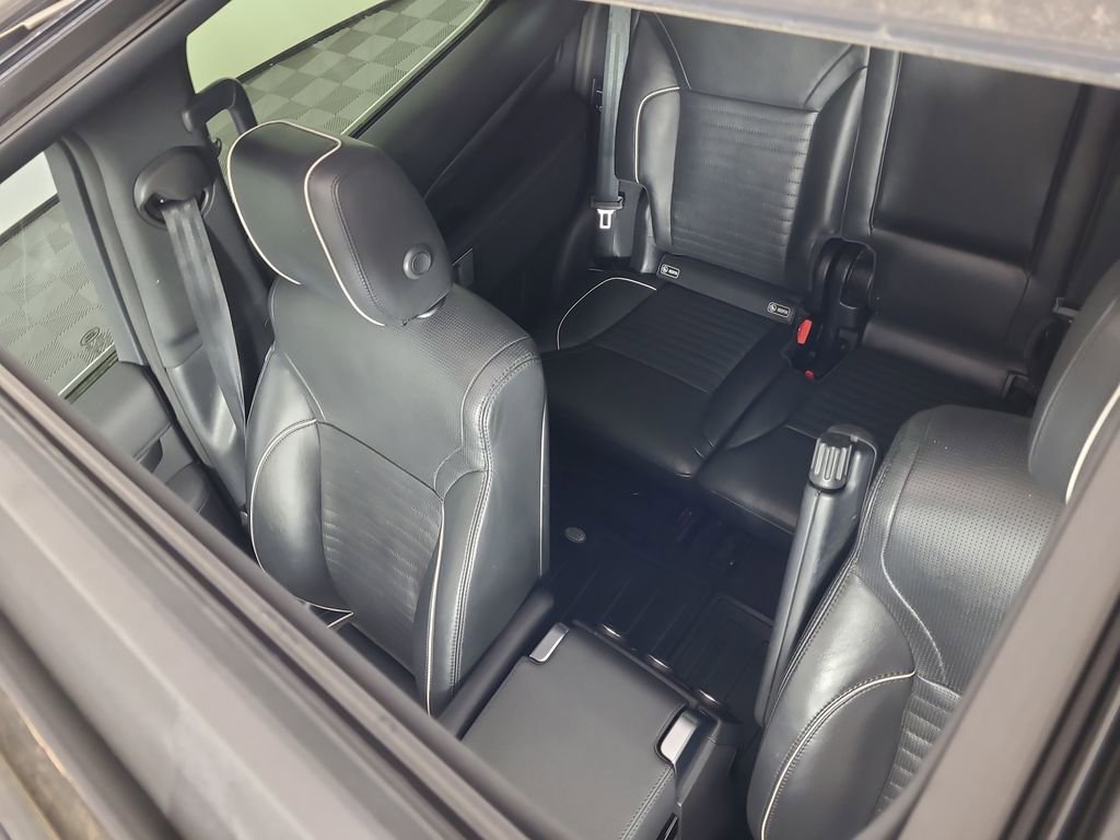 Used 2020 Land Rover Discovery HSE image 9