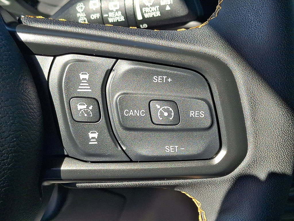 Certified 2024 Jeep Wrangler Unlimited w/ Convenience Group AWD/4WD image 24