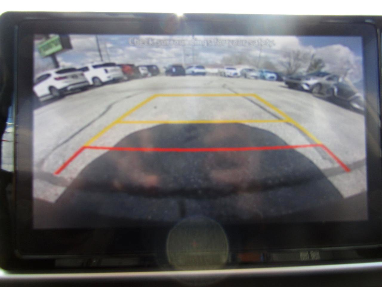 Used 2021 Hyundai Venue SEL w/ Premium Package FWD image 13