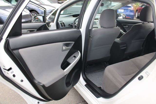 Used 2015 Toyota Prius Prime Plug-In Hybrid image 15