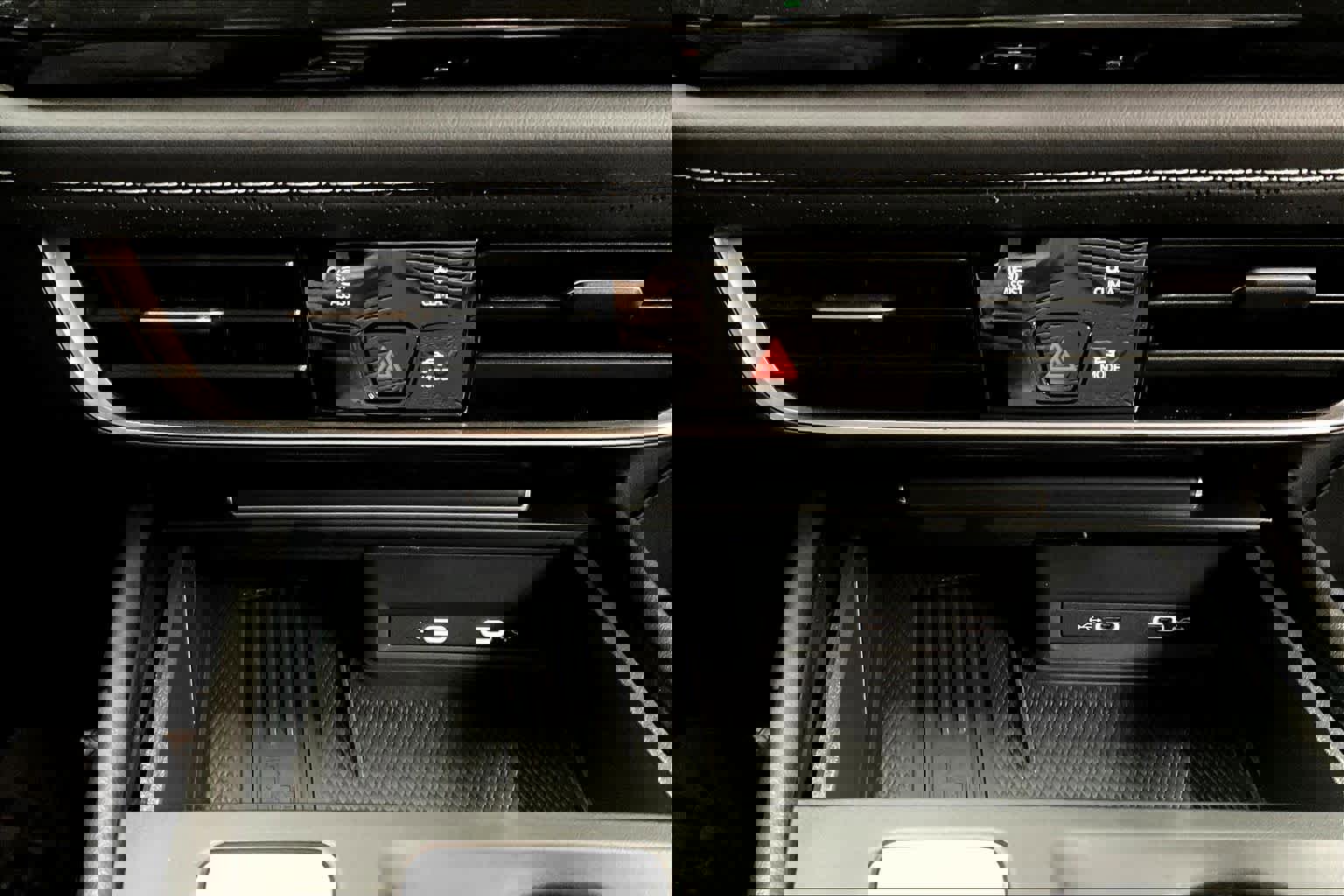 Used 2025 Volkswagen Atlas SE image 34