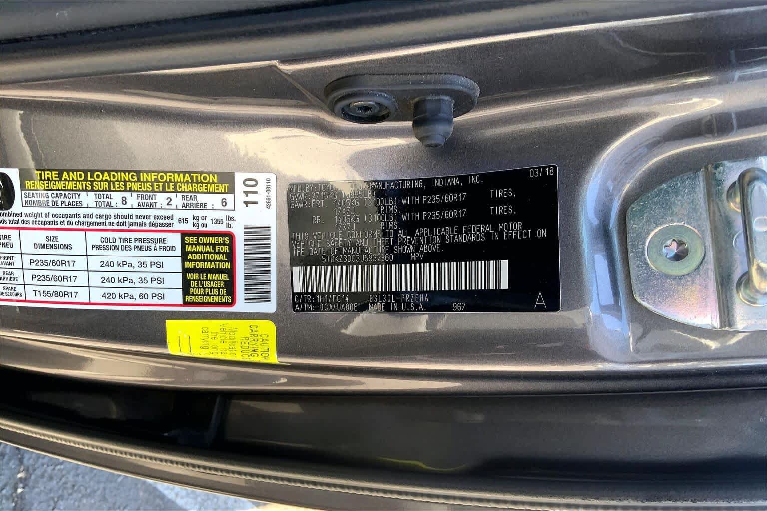 Used 2018 Toyota Sienna LE w/ Carpet Mat Package FWD image 34