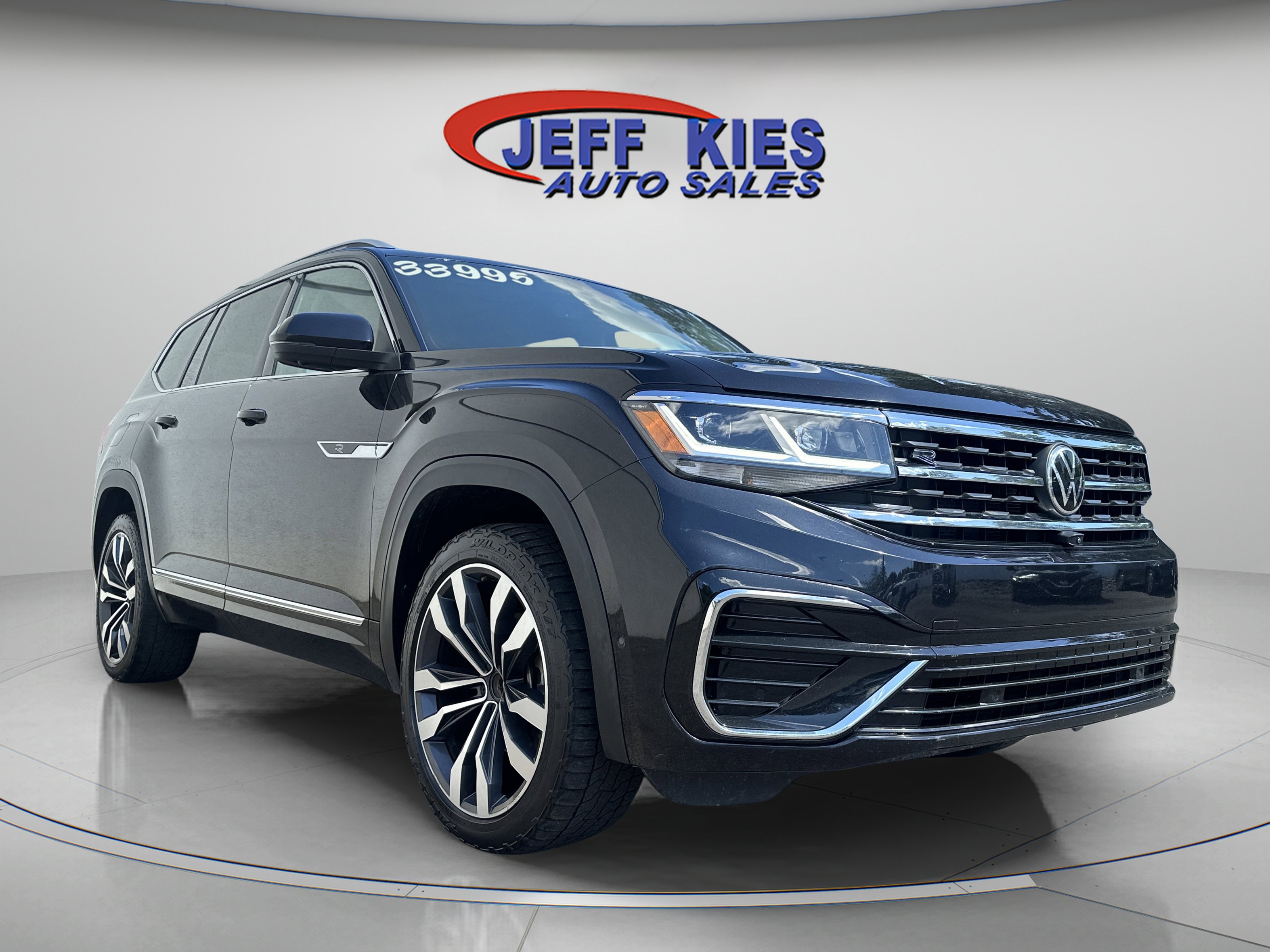 Used 2022 Volkswagen Atlas SEL Premium image 2