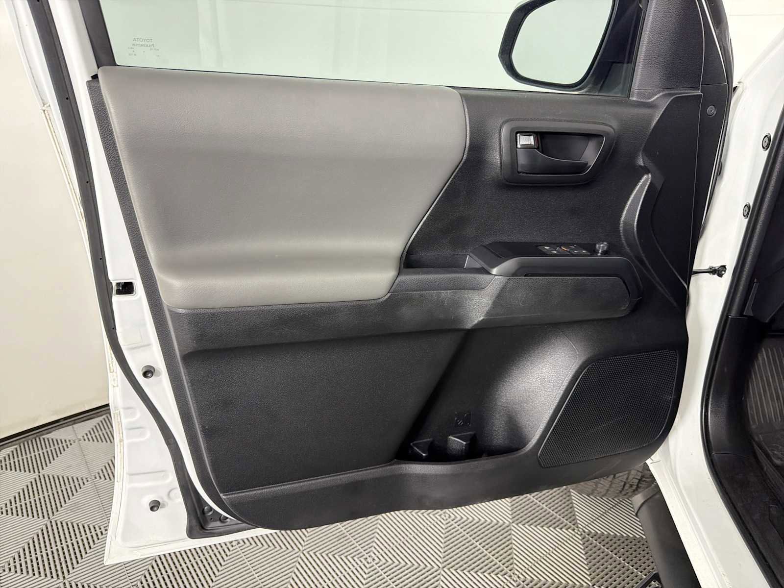 Used 2023 Toyota Tacoma SR RWD image 8