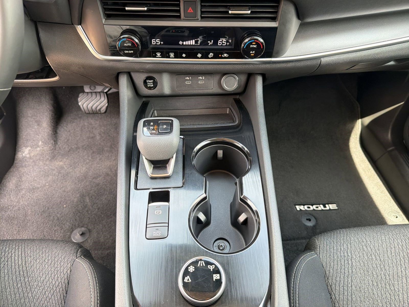 Used 2025 Nissan Rogue SV image 24