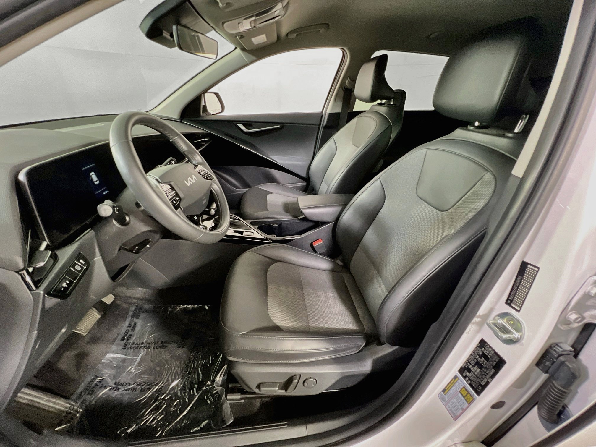 Used 2023 Kia Niro EX FWD image 21