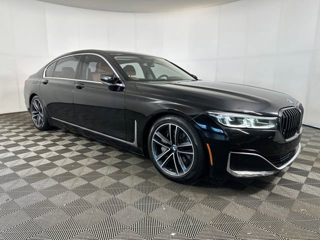 Used 2021 BMW 750i xDrive image 2
