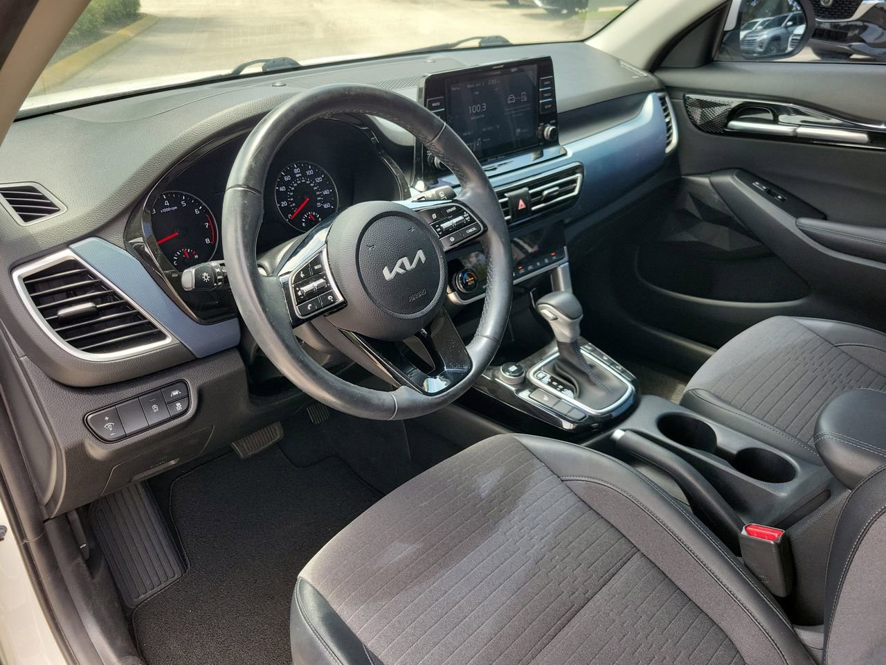 Used 2023 Kia Seltos S AWD/4WD image 14