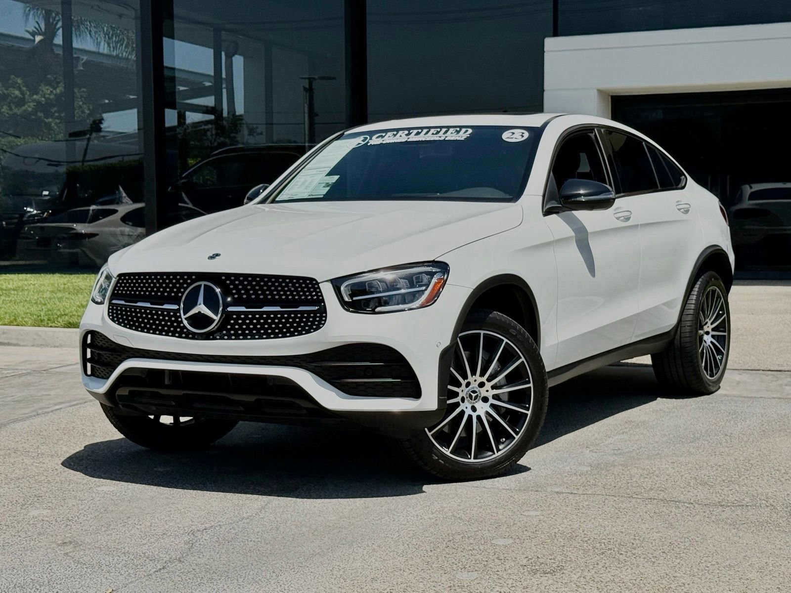 Used 2023 Mercedes-Benz GLC 300 4MATIC Coupe image 2