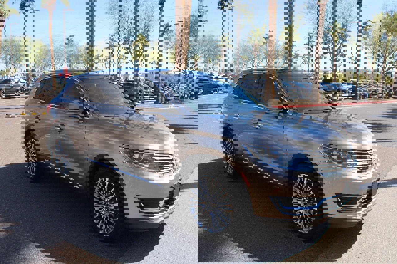 Used 2018 Lincoln MKX Reserve w/ Enhanced Security Package image 7