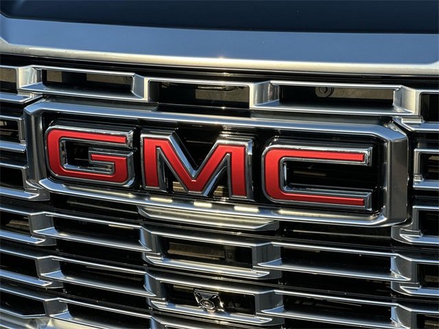 Used 2025 GMC Yukon Denali image 30