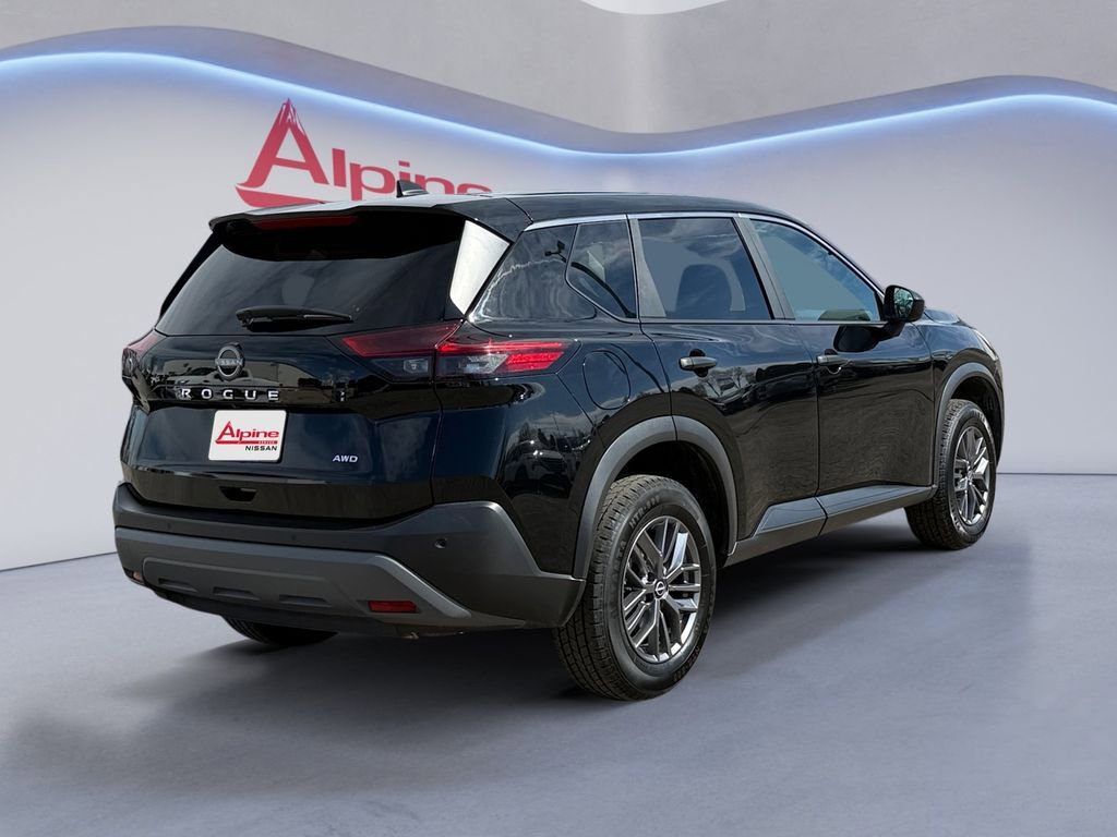 Used 2023 Nissan Rogue S image 5