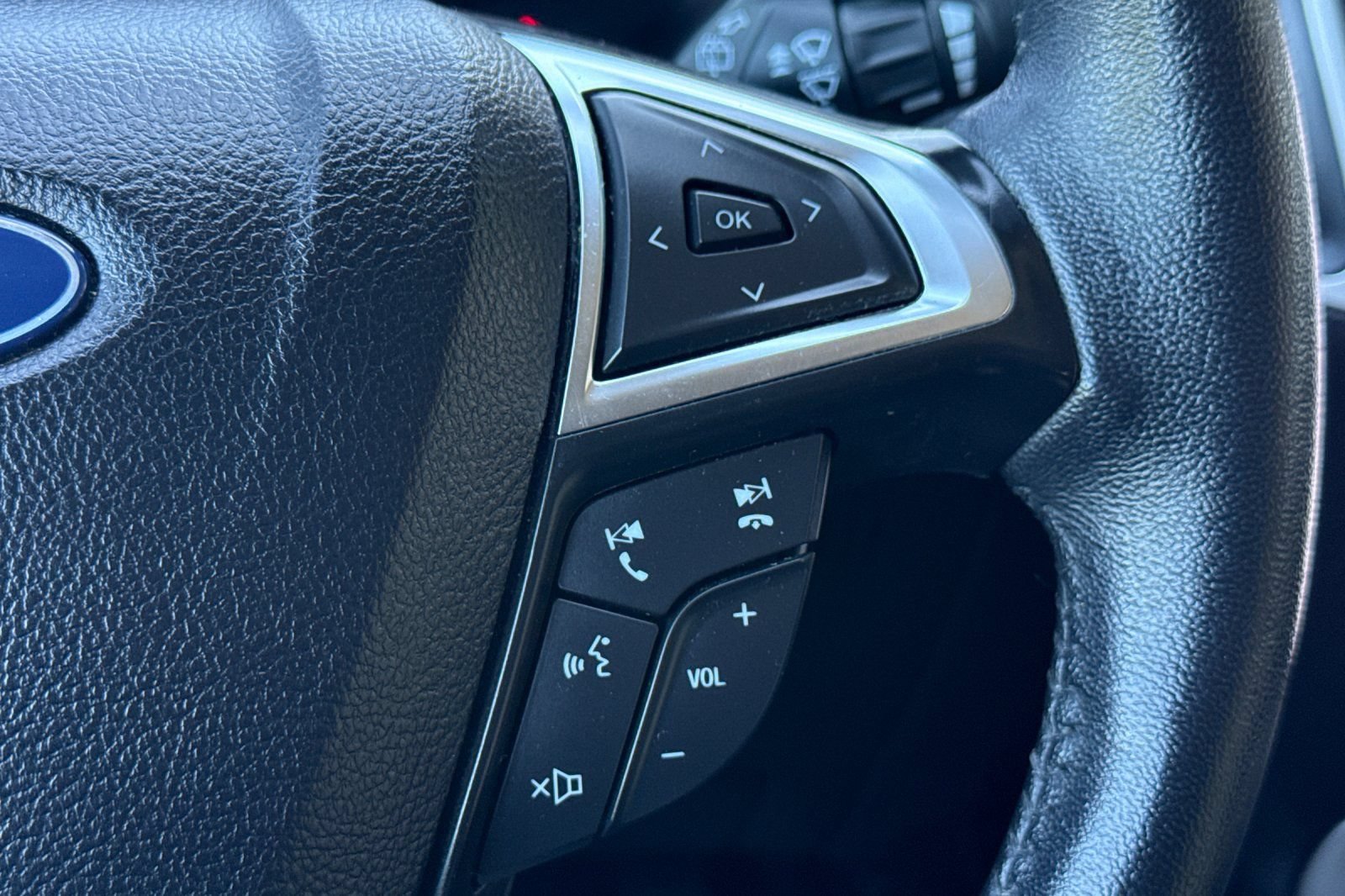 Used 2024 Ford Edge SEL AWD/4WD image 38