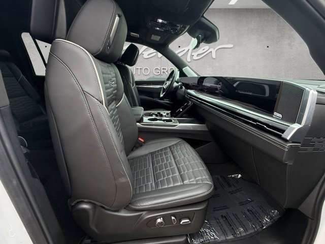 Certified 2025 Cadillac Escalade ESV V AWD/4WD image 23