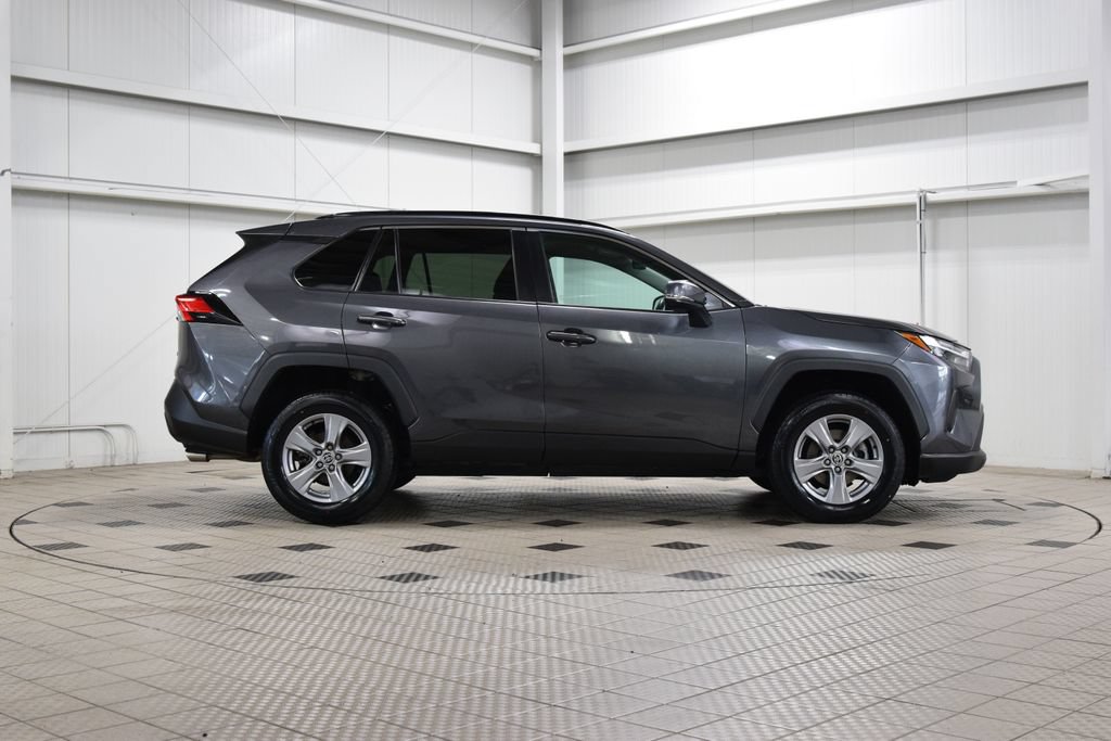 Used 2022 Toyota RAV4 XLE FWD image 9