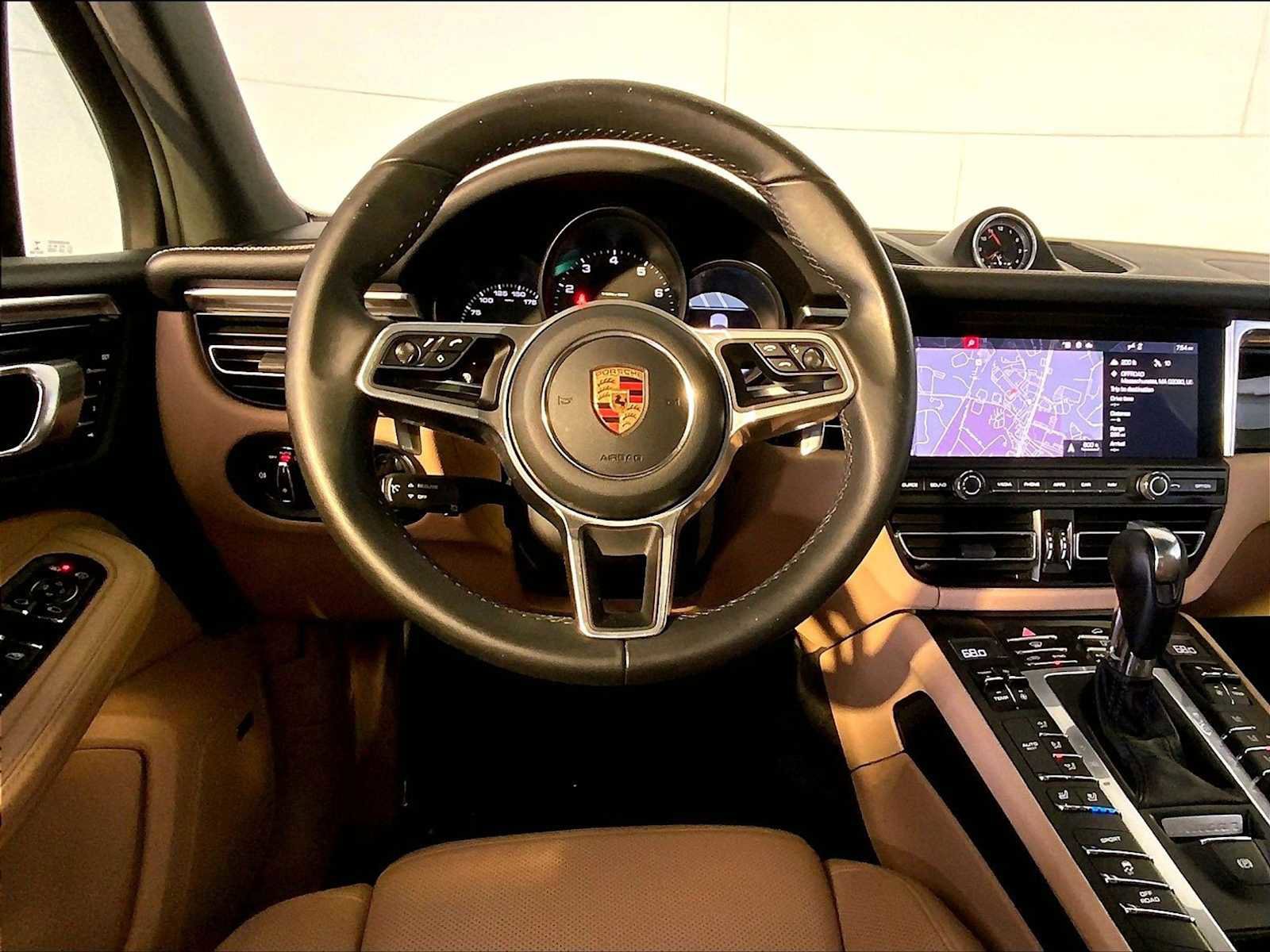 Certified 2020 Porsche Macan AWD/4WD image 13