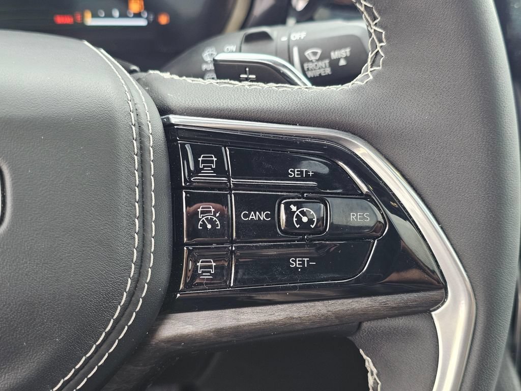 Used 2022 Jeep Grand Cherokee Overland AWD/4WD image 30