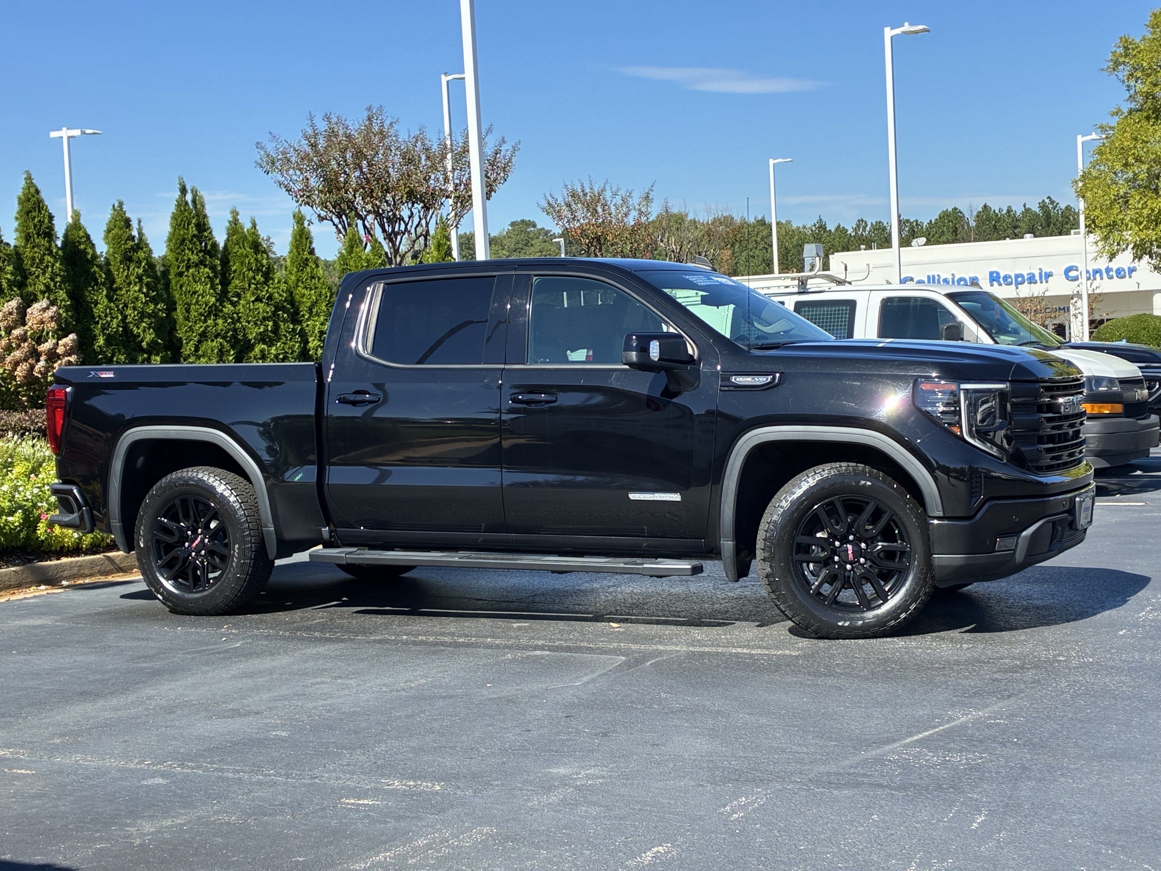 Used 2024 GMC Sierra 1500 Elevation w/ Elevation Premium Package AWD/4WD image 5