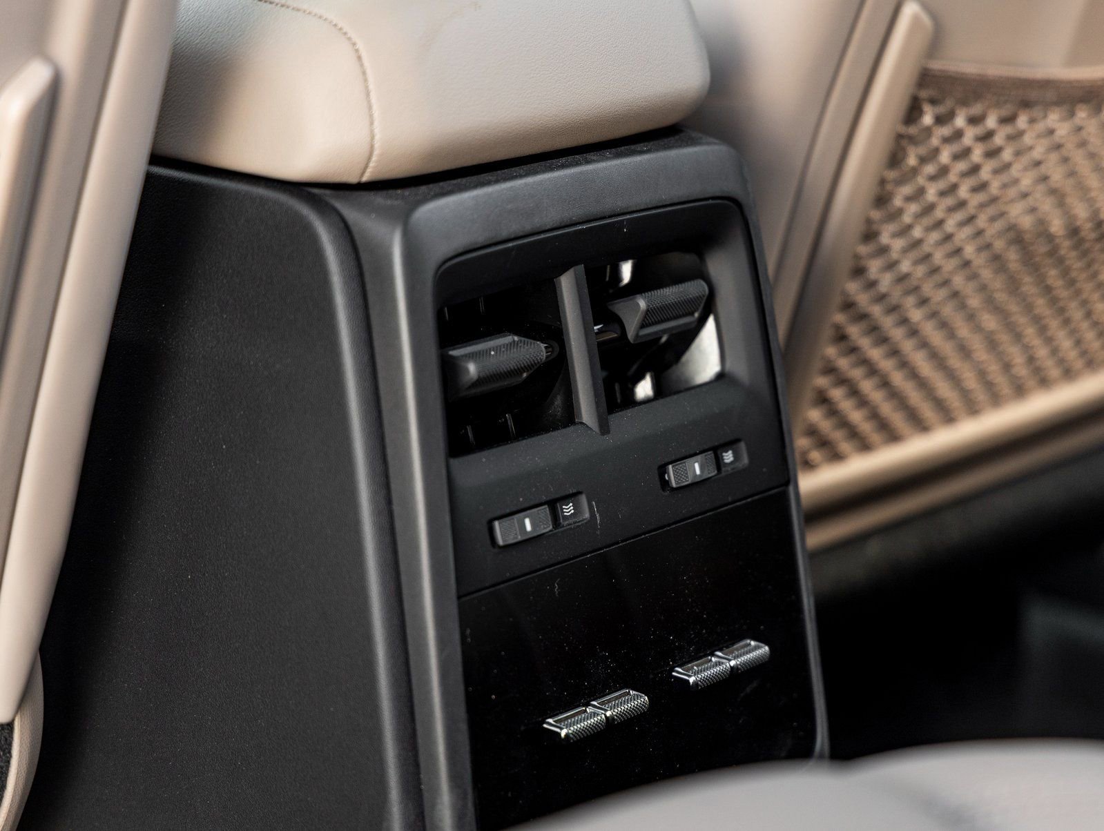 Certified 2025 Porsche Macan 4S Electric image 35