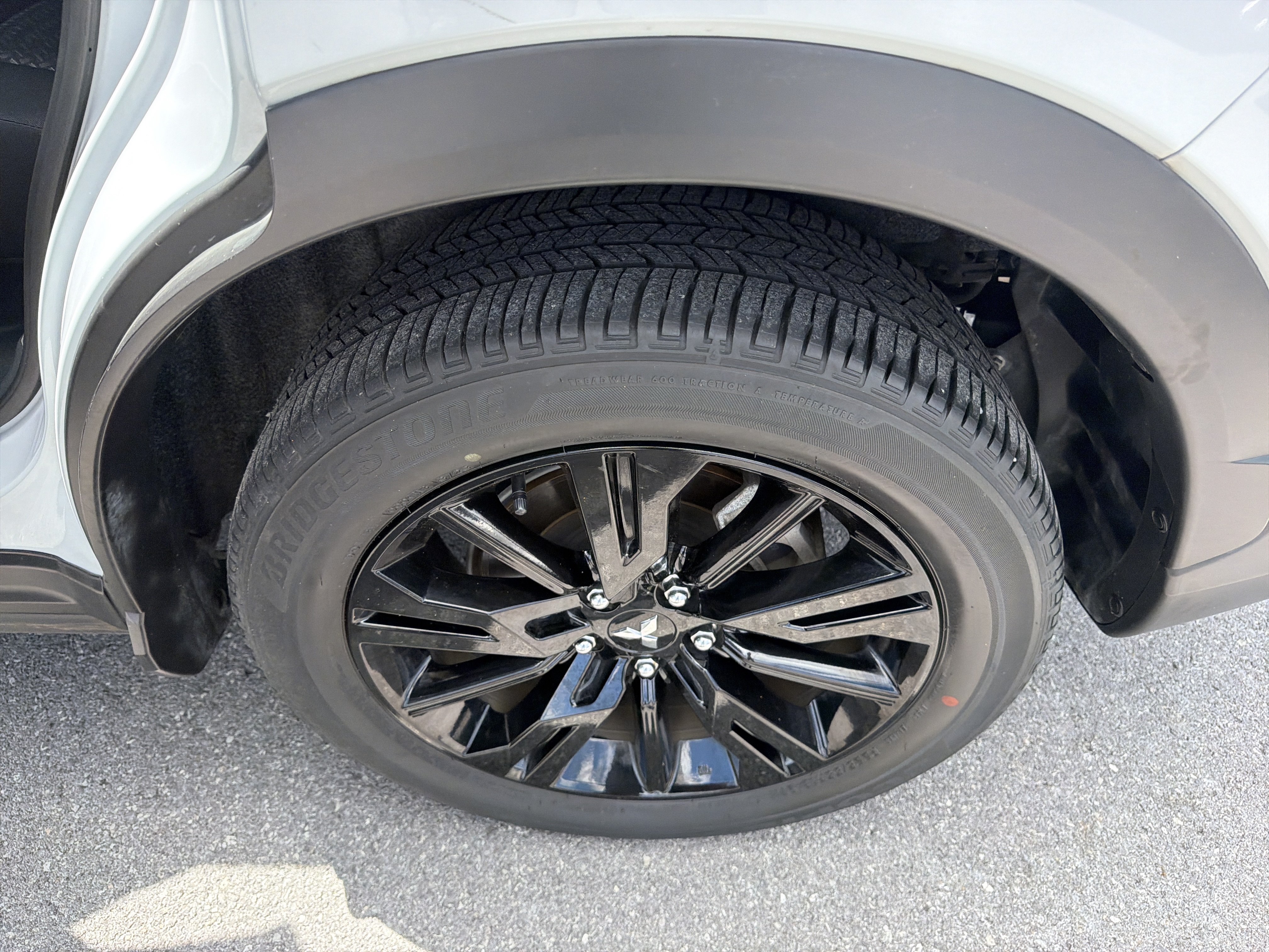 Used 2024 Mitsubishi Eclipse Cross LE AWD/4WD image 12