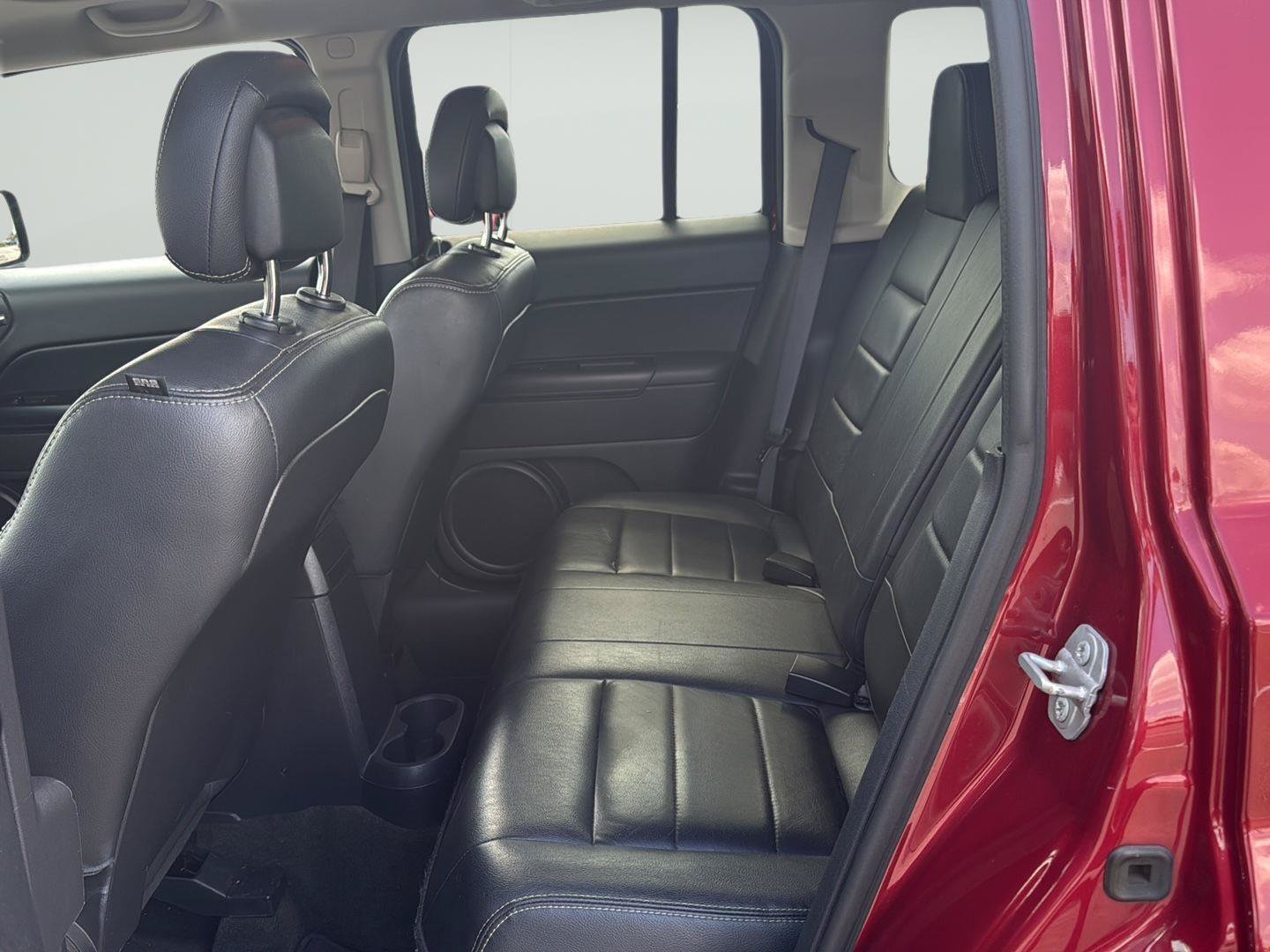 Used 2016 Jeep Patriot High Altitude FWD image 11