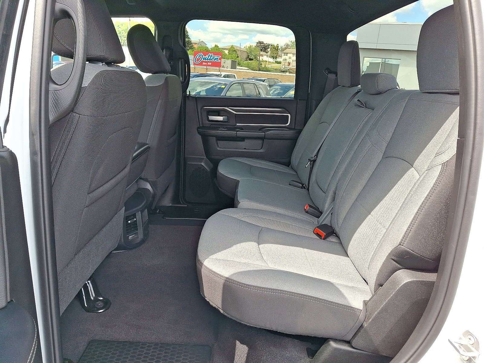 Used 2024 RAM 2500 Big Horn w/ Bed Utility Group image 11