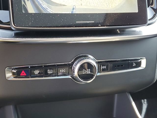 New 2026 Volvo XC90 T8 Ultra w/ Protection Package Premier image 17