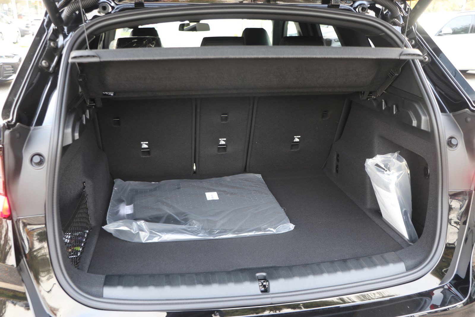 Certified 2025 BMW X1 xDrive28i w/ Technology Package image 37