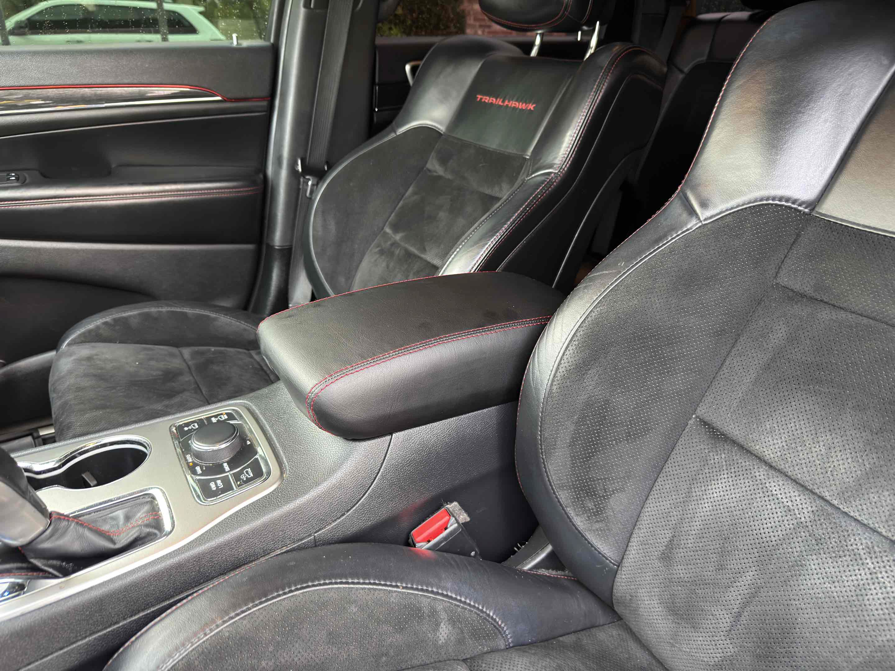 Used 2018 Jeep Grand Cherokee Trailhawk AWD/4WD image 40