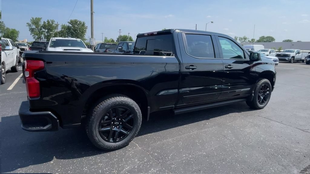 New 2026 Chevrolet Silverado 1500 High Country w/ Midnight Edition AWD/4WD image 2