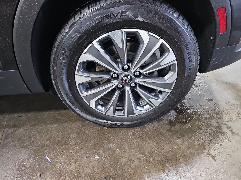 Used 2024 Buick Envision Preferred AWD/4WD image 38