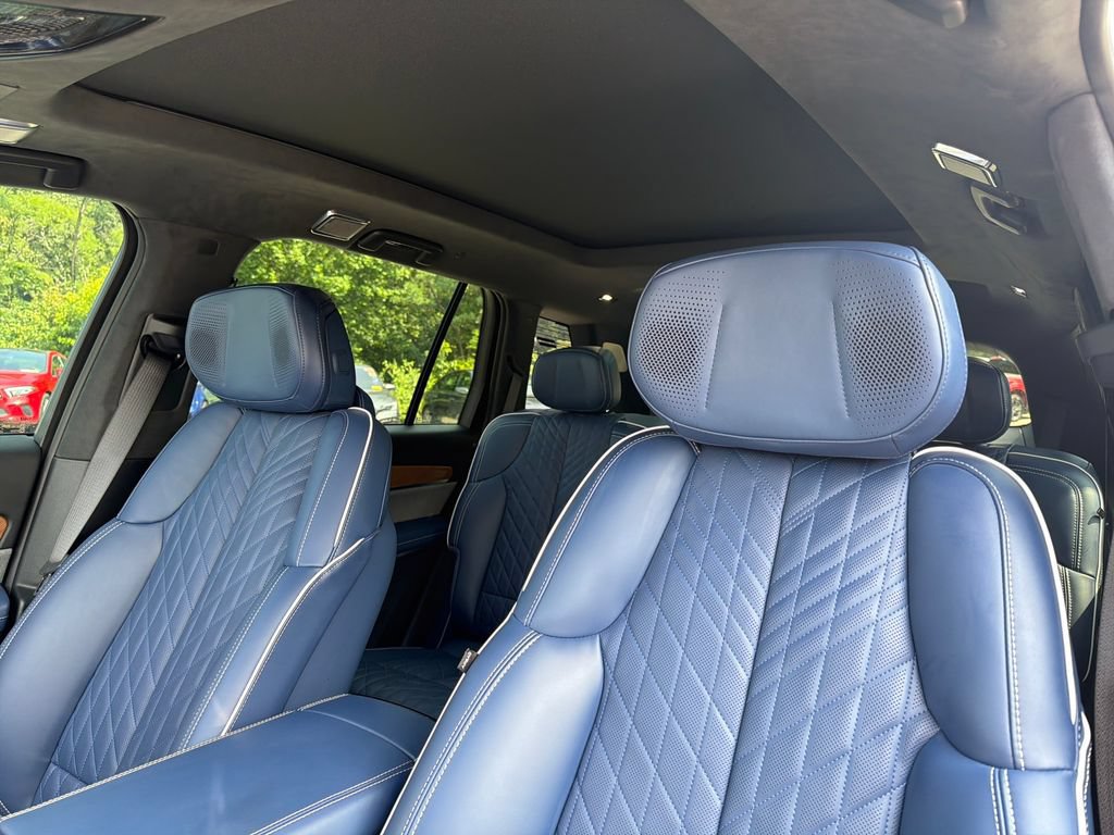 Certified 2026 Cadillac Vistiq Premium Luxury AWD/4WD image 2