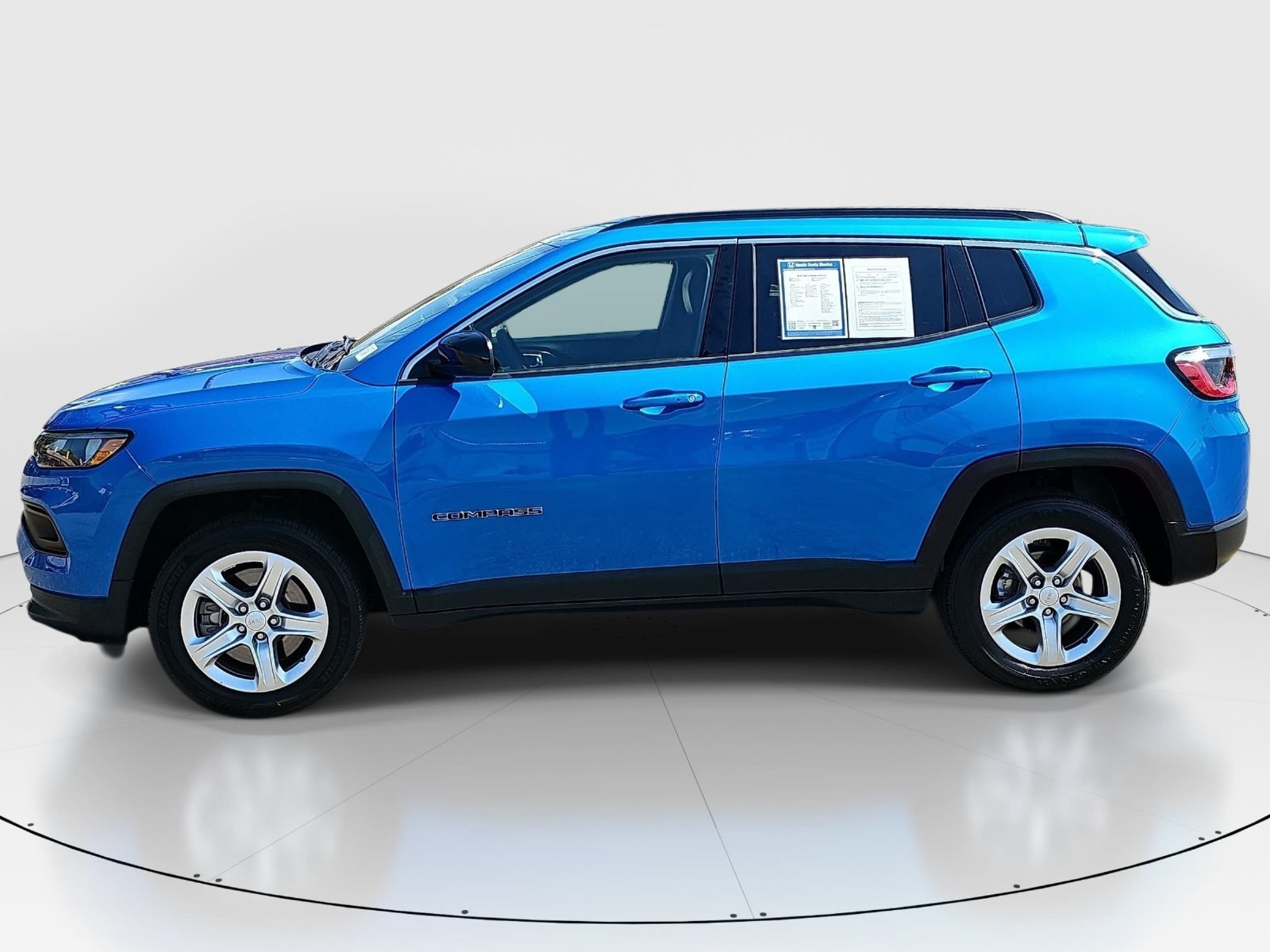 Used 2023 Jeep Compass Latitude AWD/4WD image 8