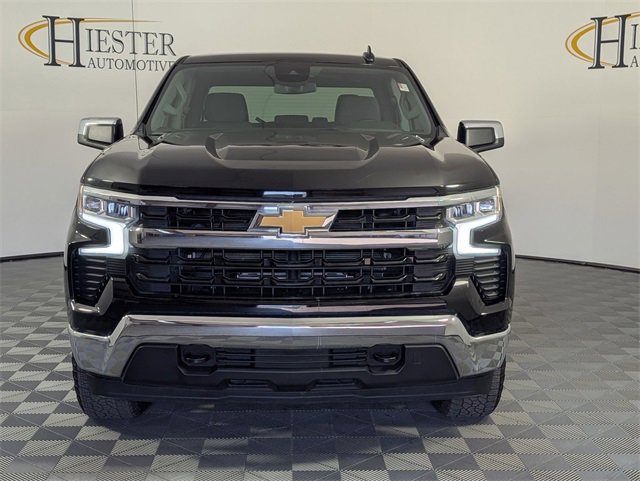 Used 2025 Chevrolet Silverado 1500 LT image 3