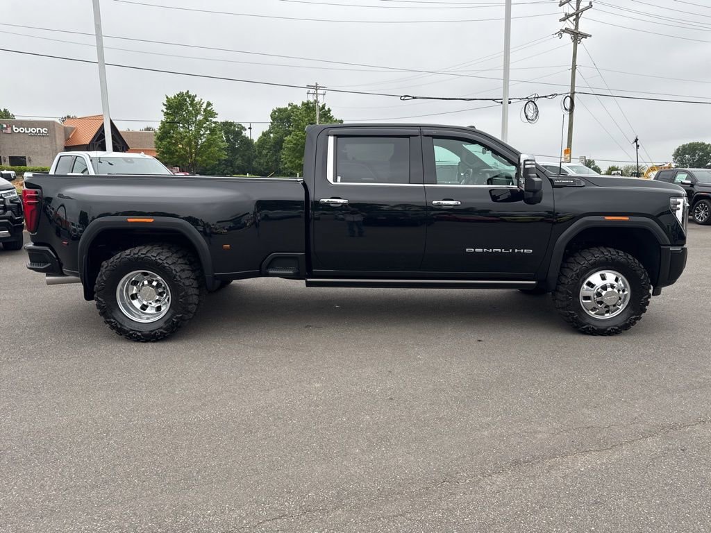 Used 2024 GMC Sierra 3500 Denali Ultimate AWD/4WD image 6