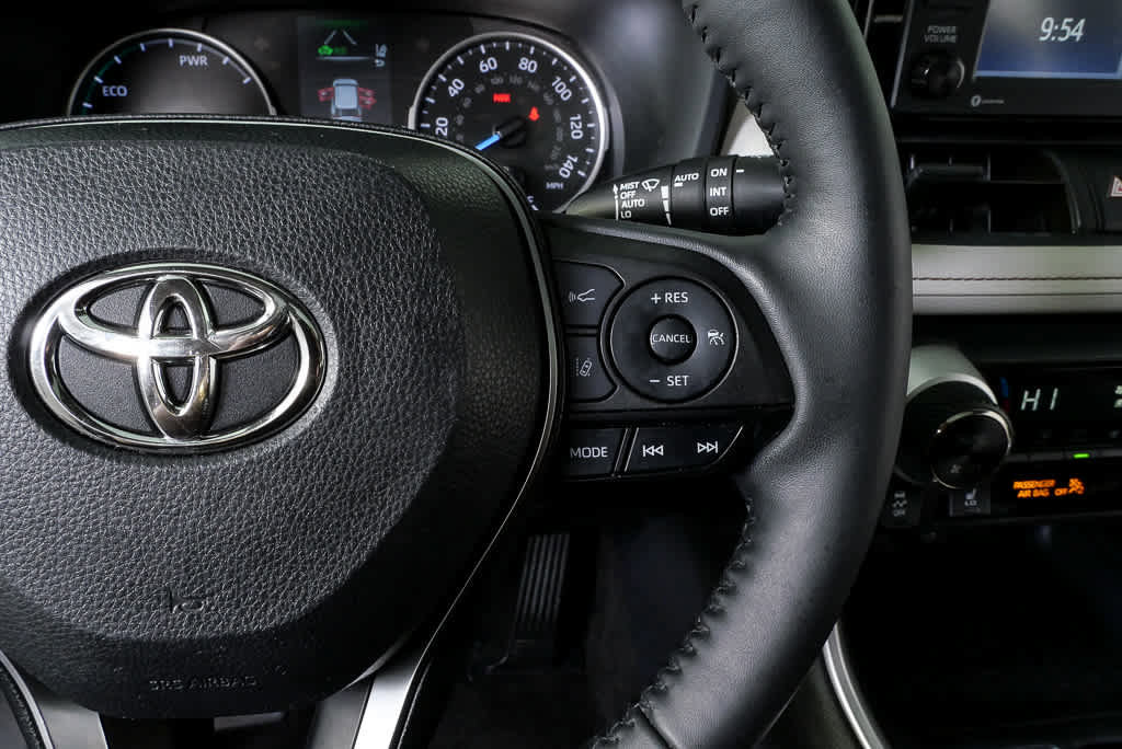 Used 2021 Toyota RAV4 XLE w/ Convenience Package image 10