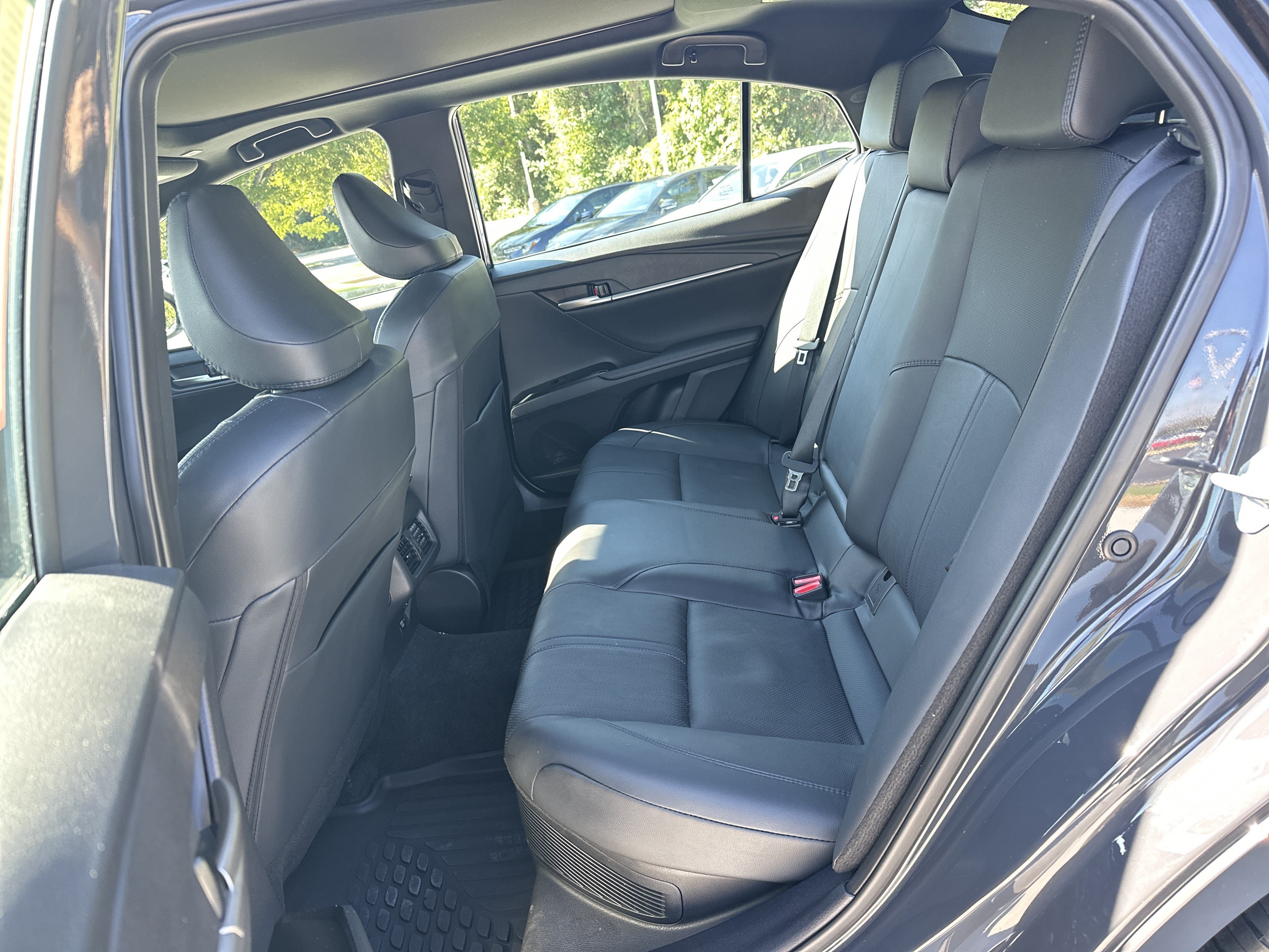 Used 2025 Toyota Camry XSE FWD image 31