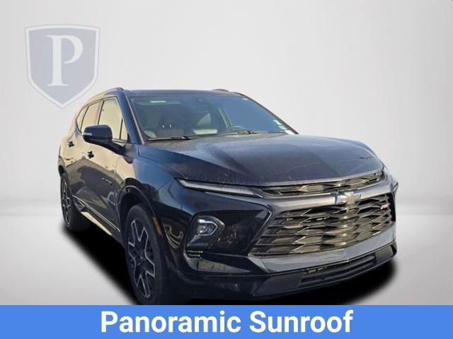 Certified 2023 Chevrolet Blazer RS w/ Driver Confidence II Package image 2