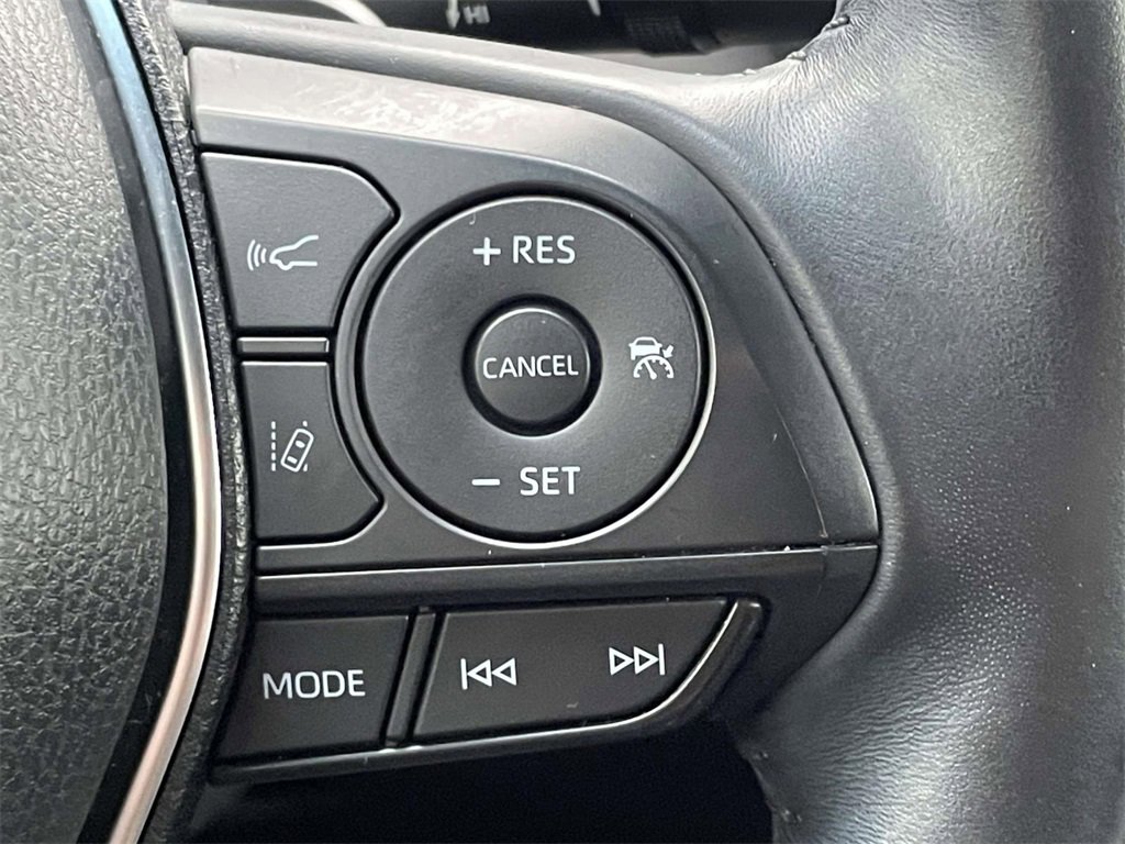 Used 2018 Toyota Camry SE image 21