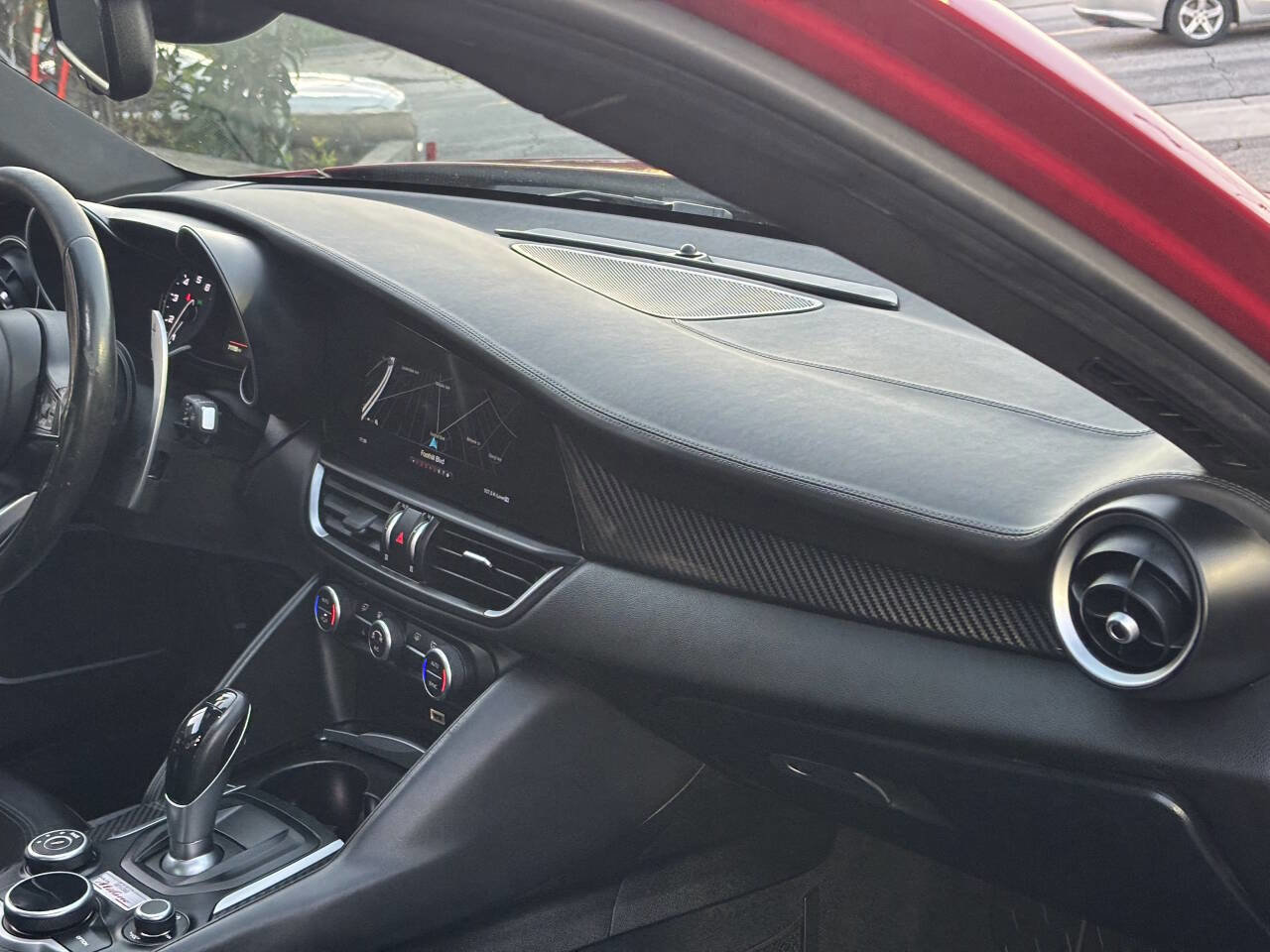 Used 2018 Alfa Romeo Giulia Quadrifoglio w/ Driver Assist Dynamic Package image 21