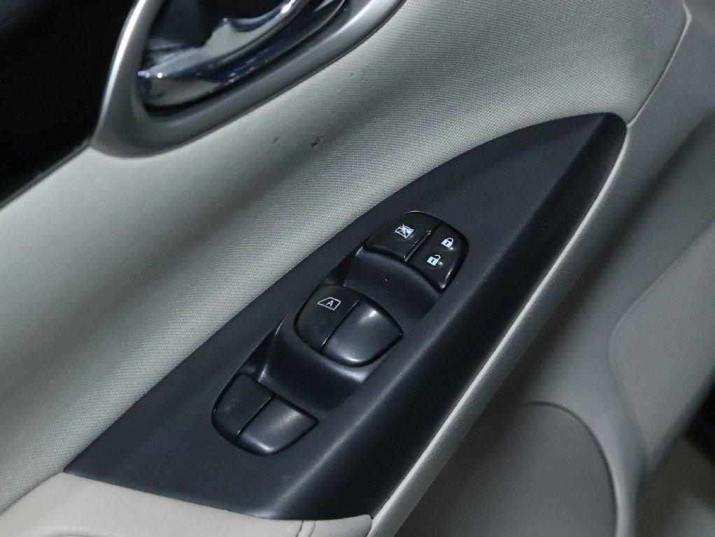 Used 2017 Nissan Sentra SV w/ Style Package image 16