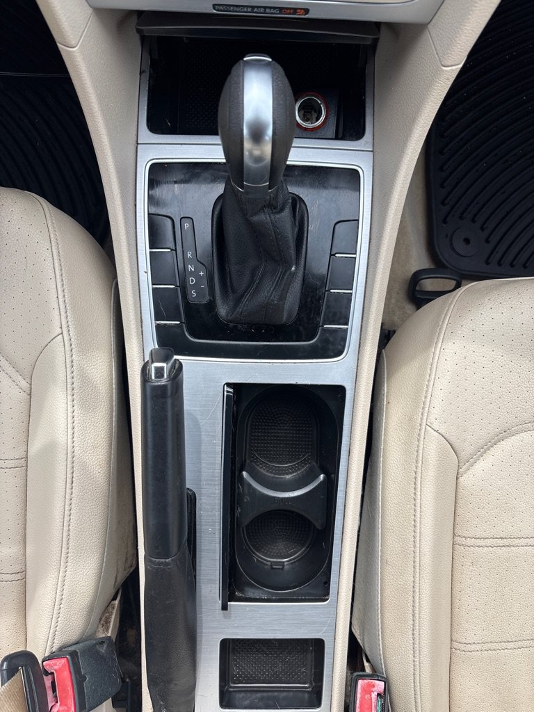 Used 2012 Volkswagen Passat 2.5 SE FWD image 15