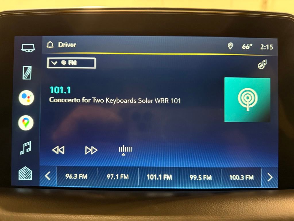 Used 2022 Chevrolet Suburban LT w/ Luxury Package image 23